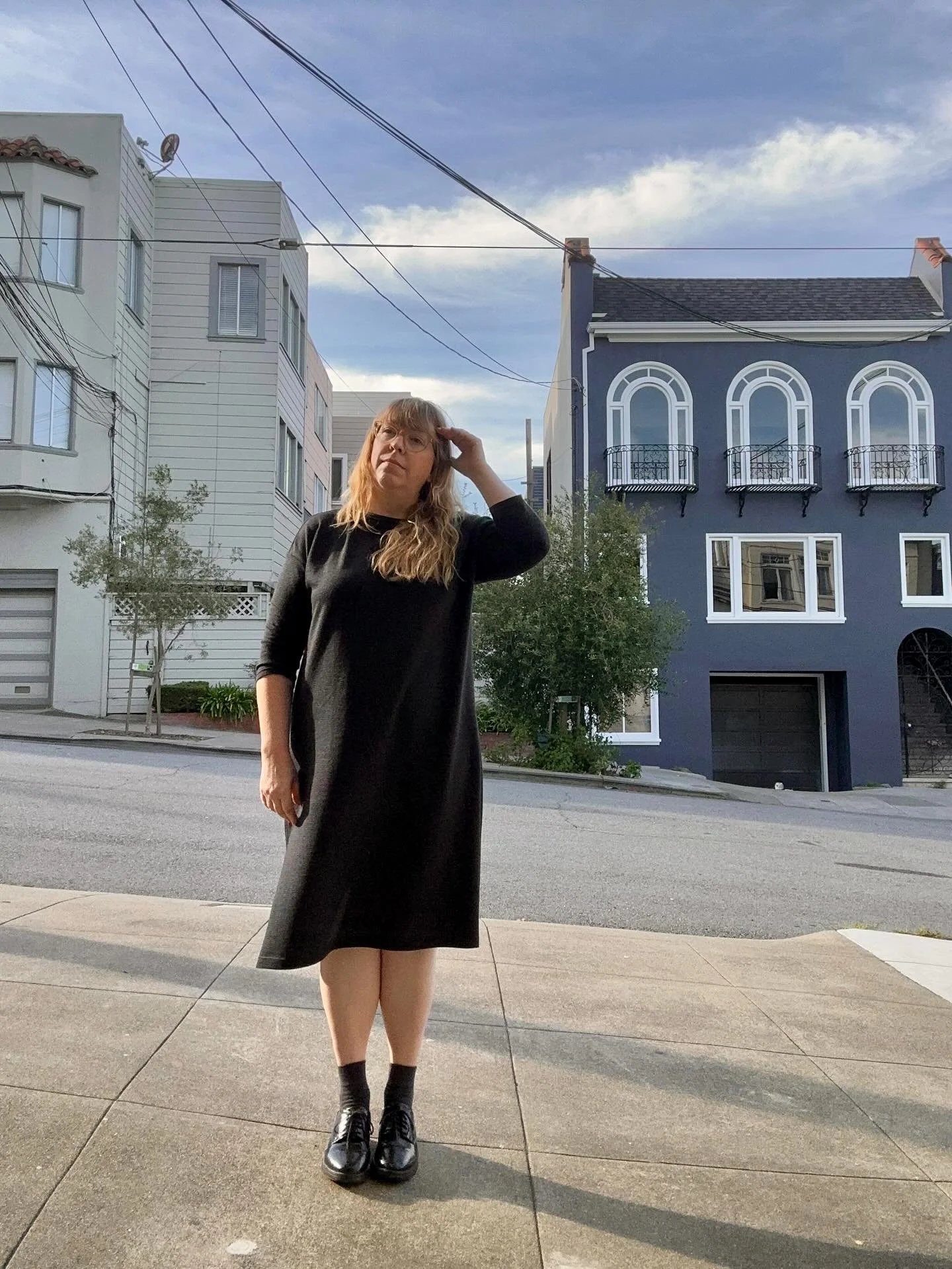 You know those days when you feel good in what you&rsquo;re wearing and then you go to take photos of the outfit and every shot is terrible? Yep. That&rsquo;s me today. But none the less, here are two shots of my James Tee lengthened into a dress tha