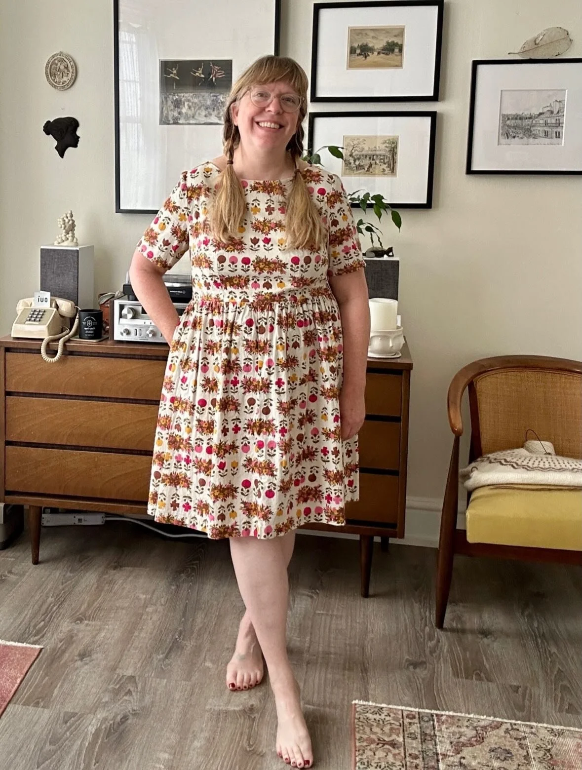 Me made May, day 7. Guys, I&rsquo;m so good at posing. Now accepting students to learn all my tips &amp; tricks lol. It&rsquo;s a work at home day and I&rsquo;m battling the cold gray day with an old@cheery Emery Dress sewn in vintage cotton from Ets