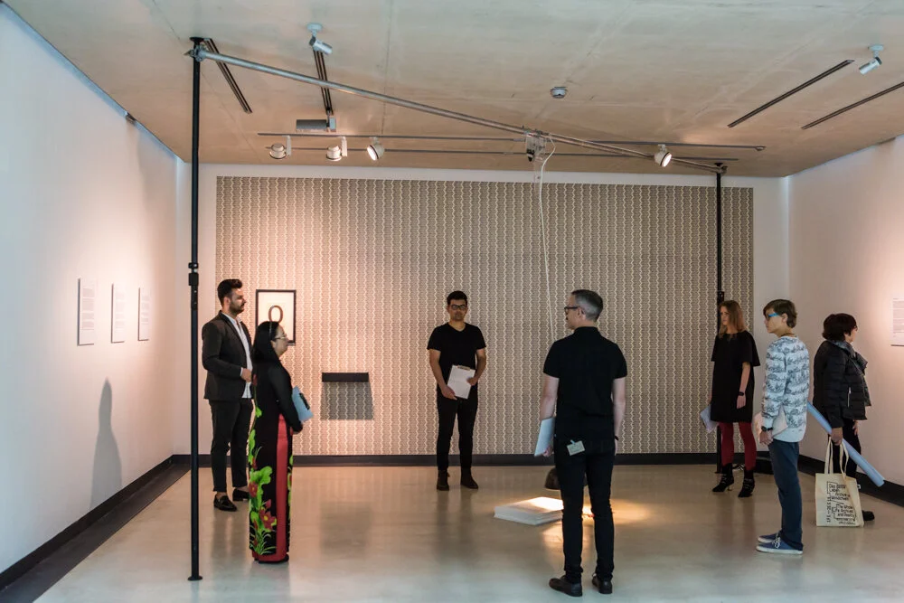 schwanken (swaying), performance with six performers and a text by Christa Wolf (c) Clarissa Thieme, Tanja Krone