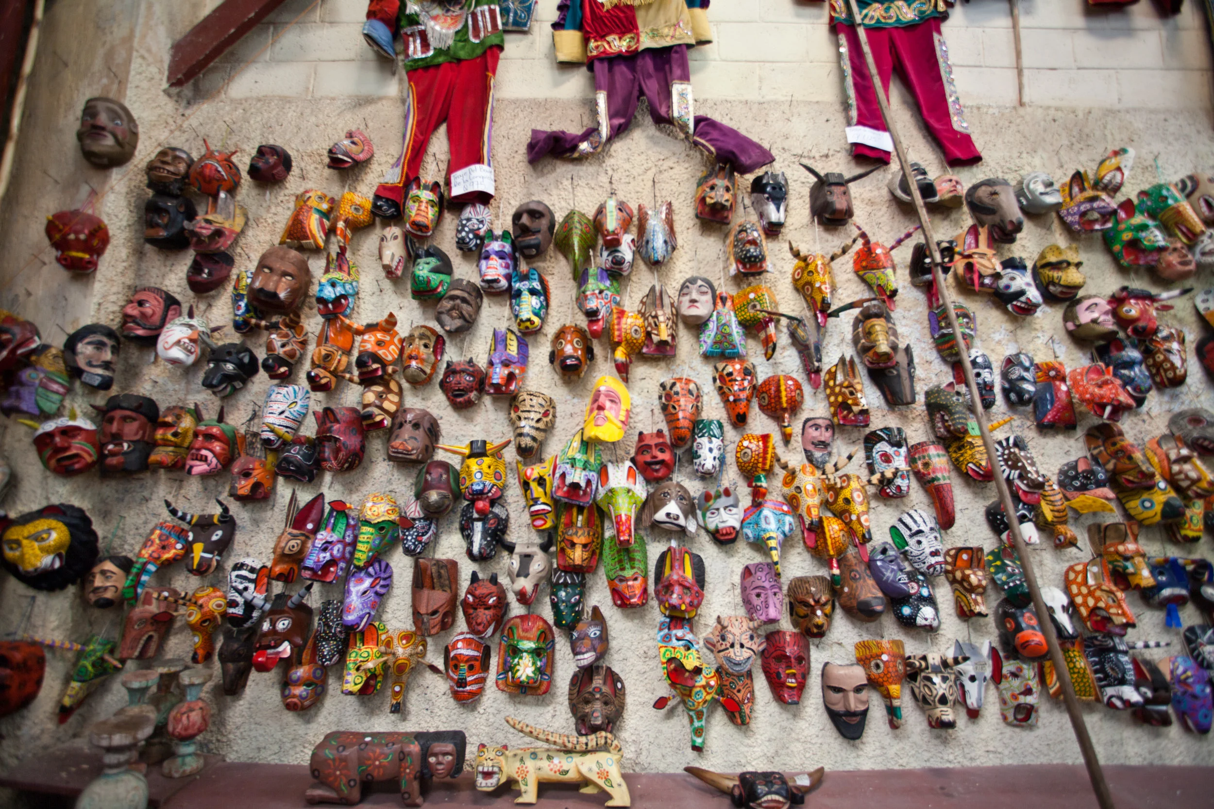 Guate_20130526_NimP'otMasks.JPG