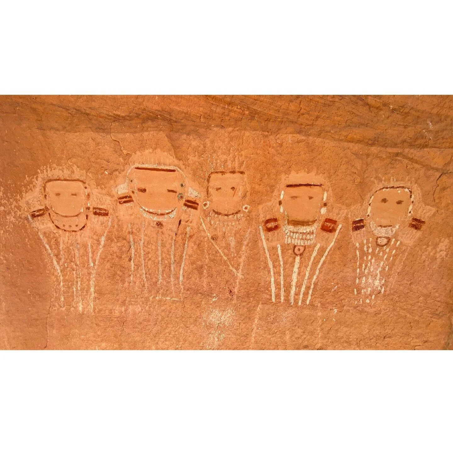 Five Faces

#indiancreek #utah #canyonlands #needles #desertlife #touristing #travel #vanlife #ancientart #petroglyph #glyphpanel #nativeamerican #nativeart #naturalspaces #freshair #optoutside #travelphotography