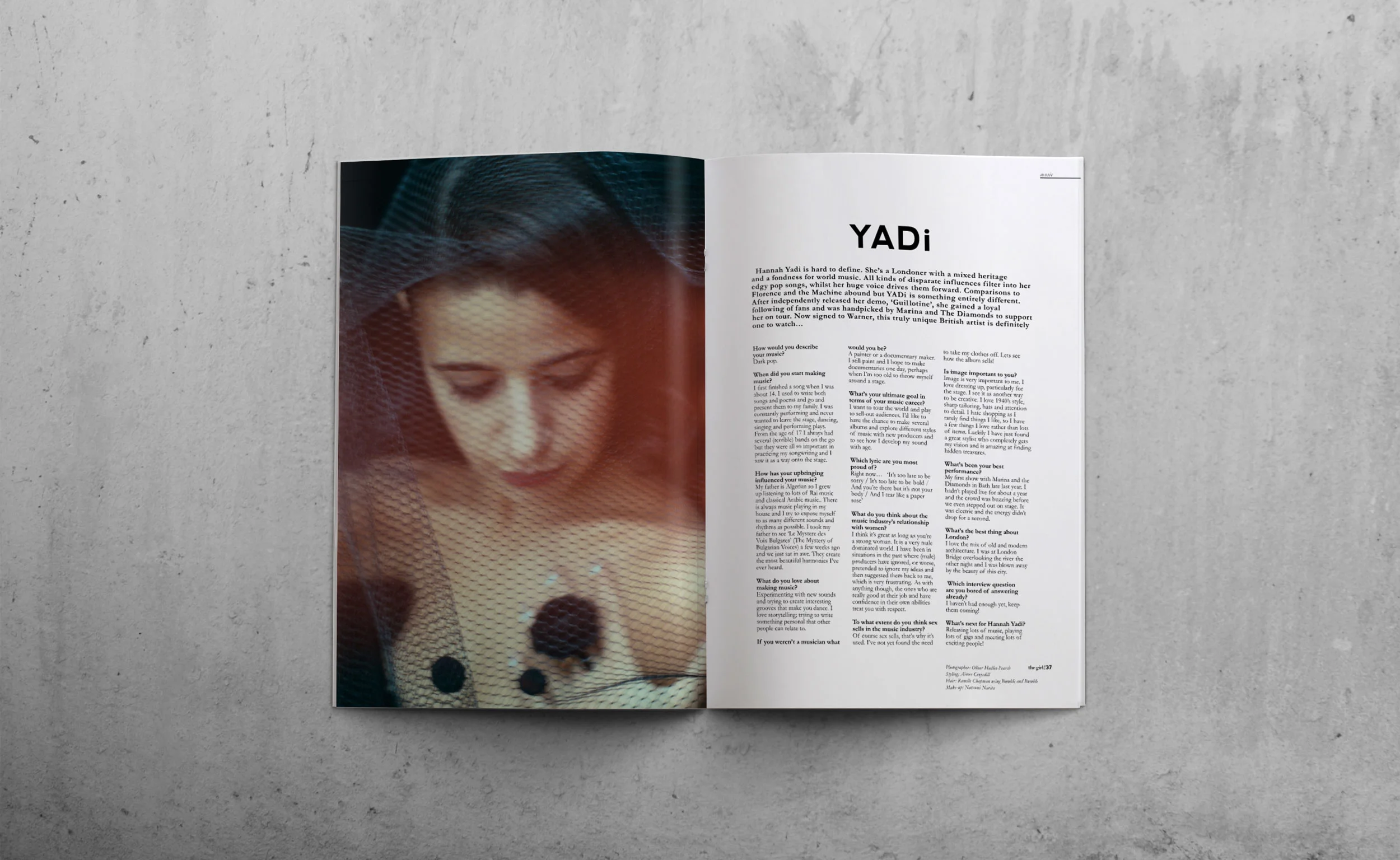 the-girl-magazine_mockup_A4_inside2_yad.jpg