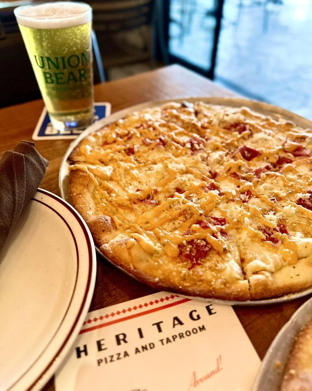 The People&rsquo;s Pie for September is&hellip;

The Reuben Pie! 

Corned beef, sauerkraut, swiss &amp; pizza cheese, dijon alfredo sauce, rye bread crumbs &amp; thousand island drizzle

Open Daily

Heritage Pizza &amp; Taproom

📍3750 Plano Pkwy Sui