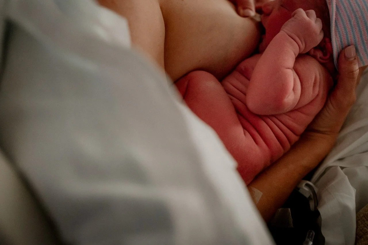 New baby breastfeeding soon after birth