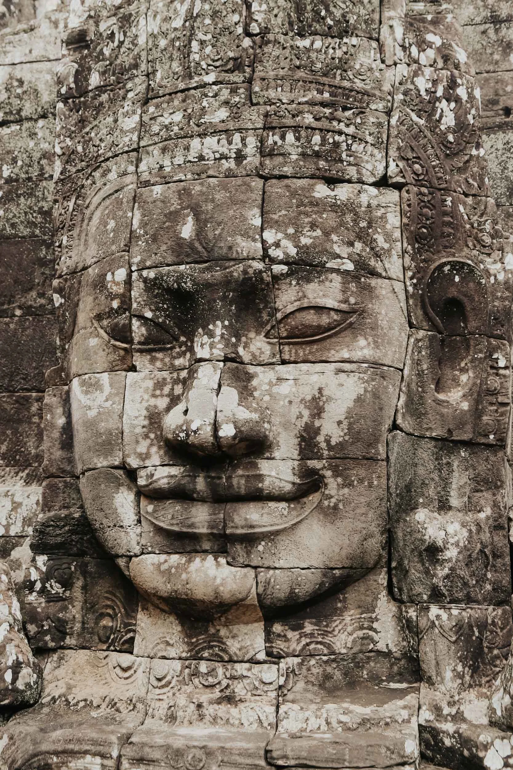 buddha head temple in cambodia