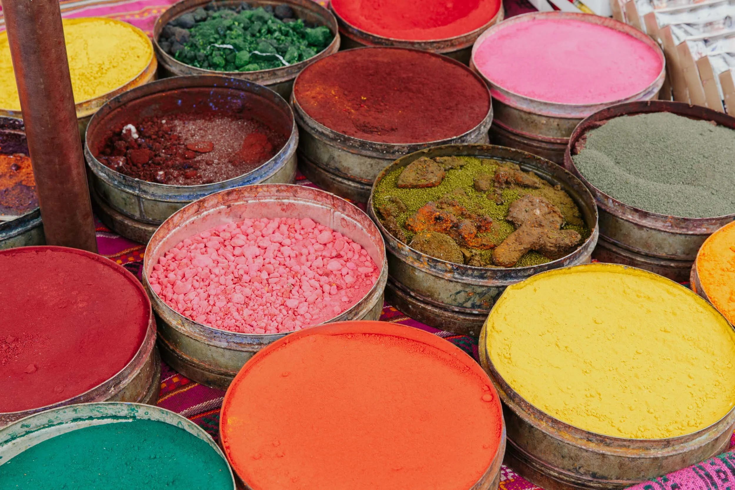 market in pisac peru