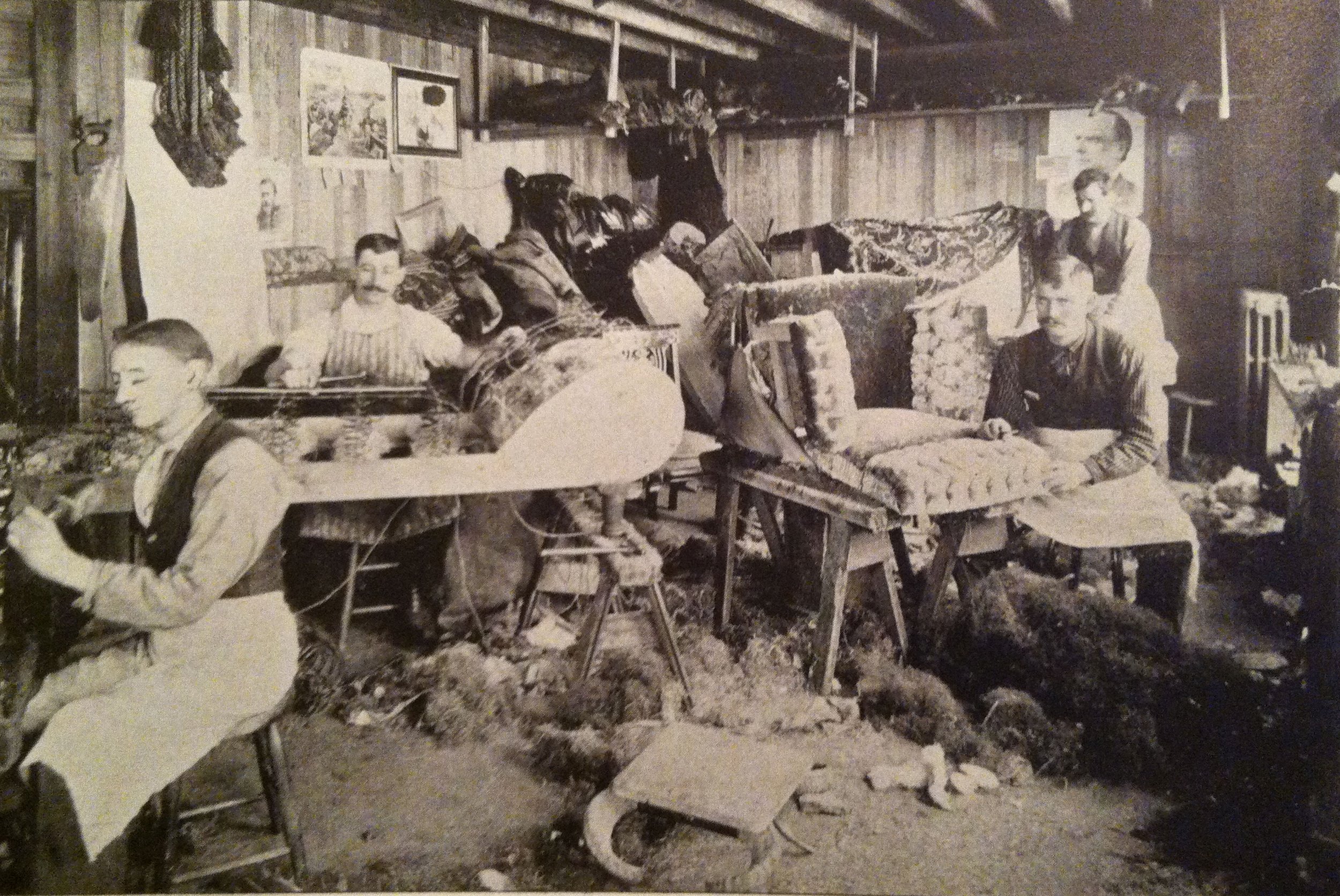 Leopold’s upholstery department, 1900