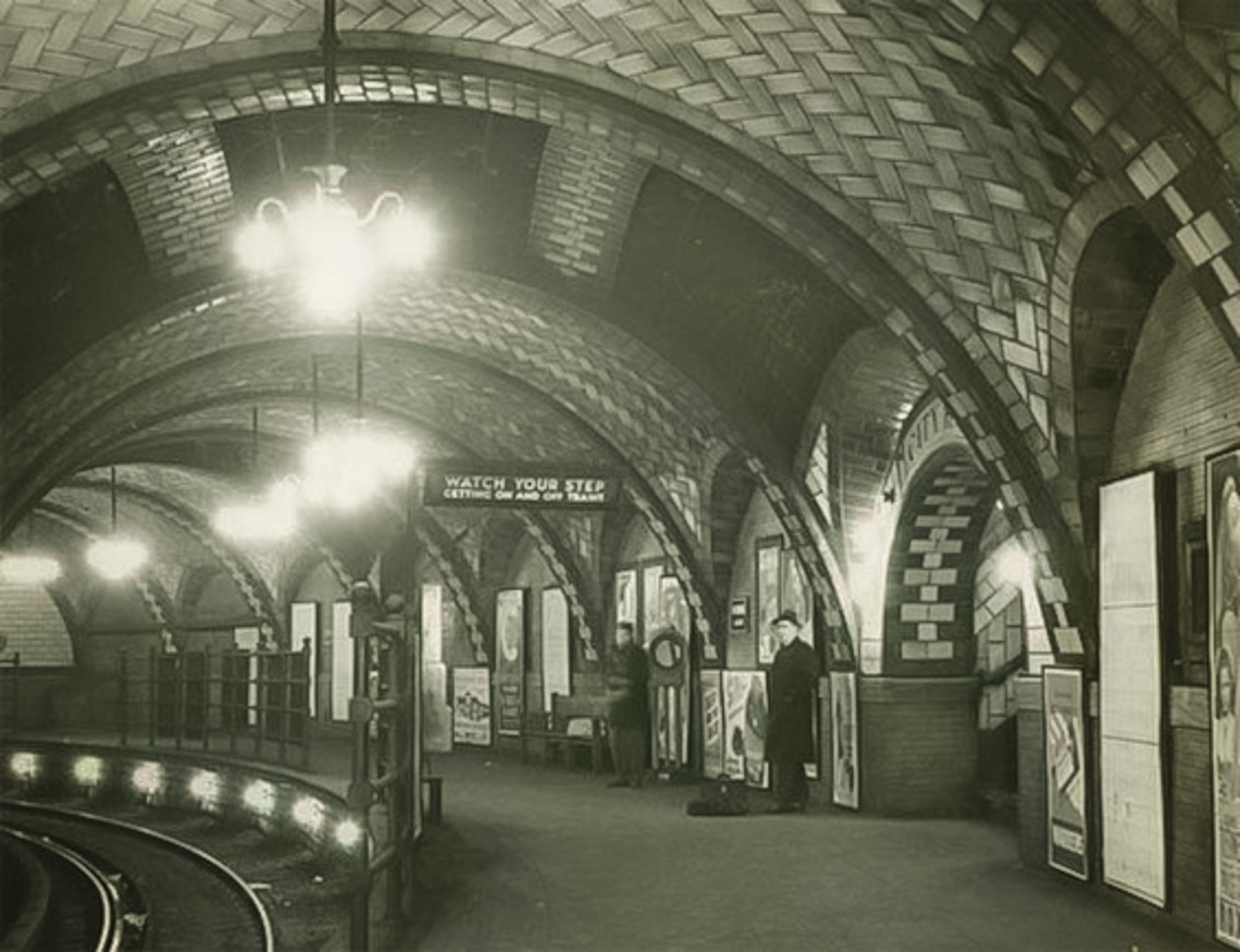 Станция сити холл. Станция Сити-Холл Нью-Йорк. Станции Нью-йоркского метро - "City Hall".. Сити Холл метро Нью-Йорка. Сити Холл Нью-Йорк 1904.