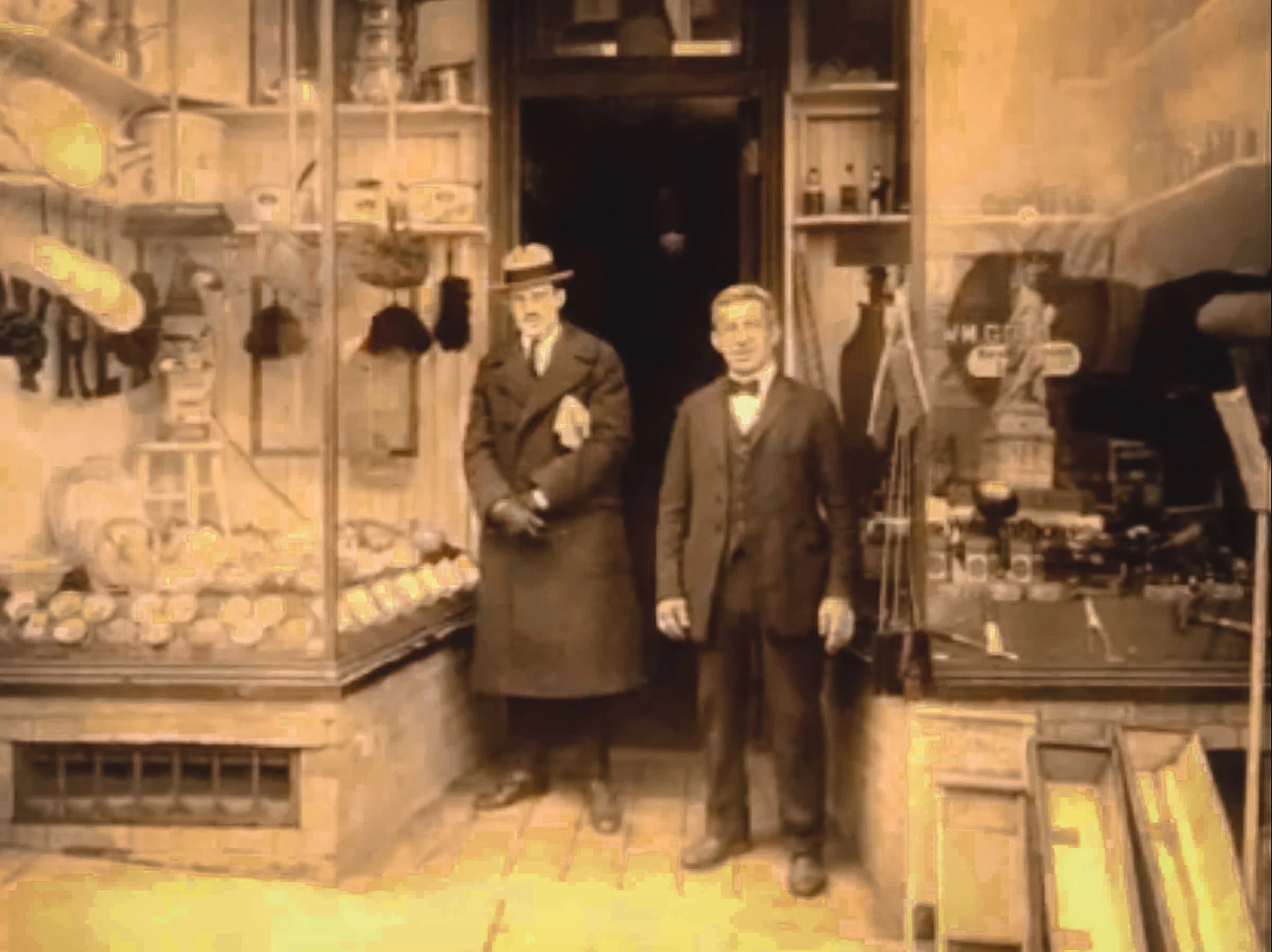 Immigrants come to New York City bringing dreams and hopes of a new better life experience. Image: courtesy of American Family Immigration History Center in Ellis Island