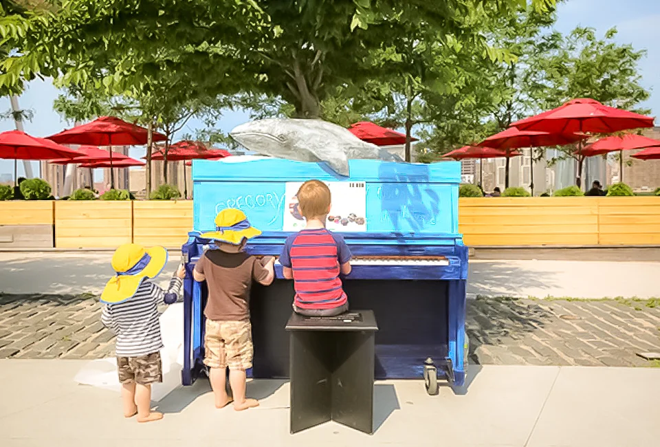 kids have plenty of outdoor spaces and things to do at the gantry plaza state park in long island city. super cute images credit: Shira Kronzon