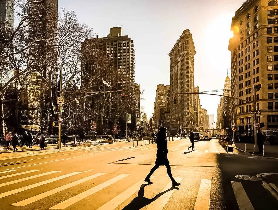 the golden sunset from the flatiron district, manhattan, new york. photo @lucascompan