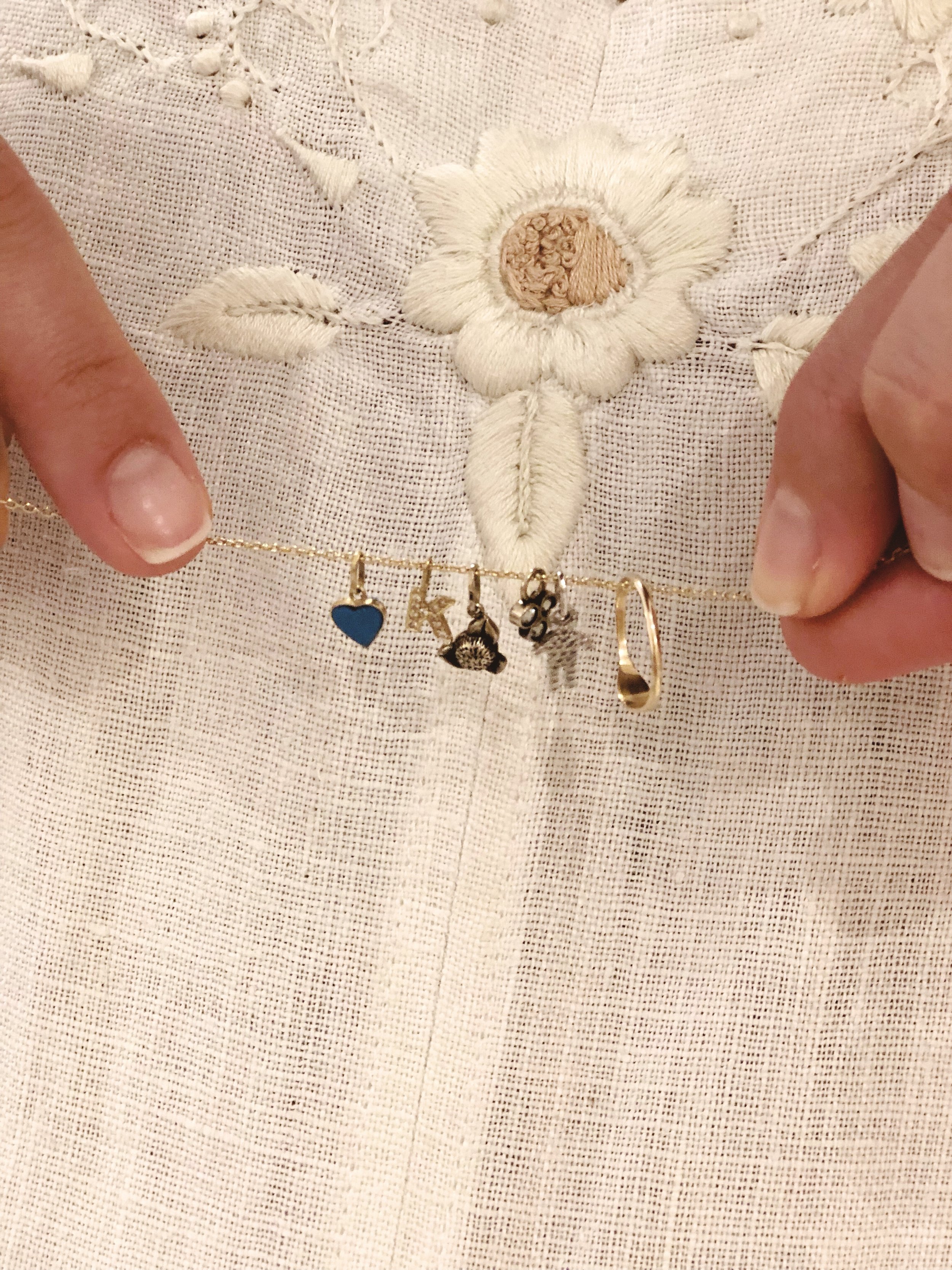 ACS 0458 - Family Jewelry: Os amuletos da designer de joias Karina Olsen