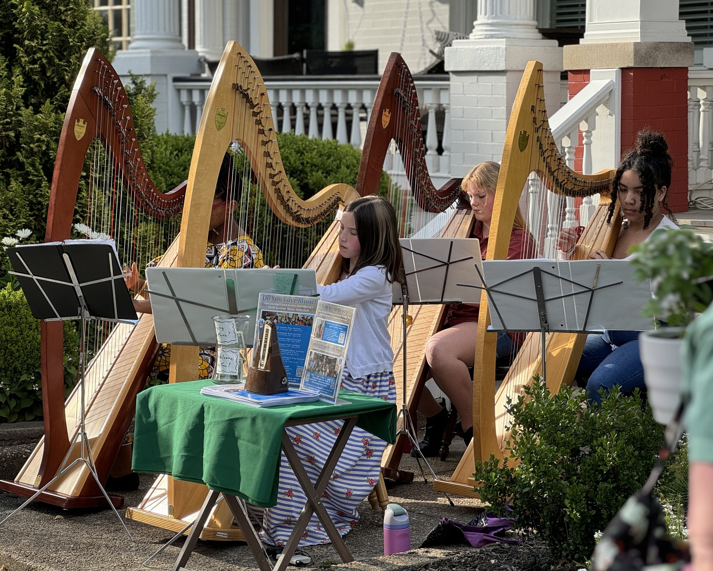 artoberVA Pop-Up Harp Concert