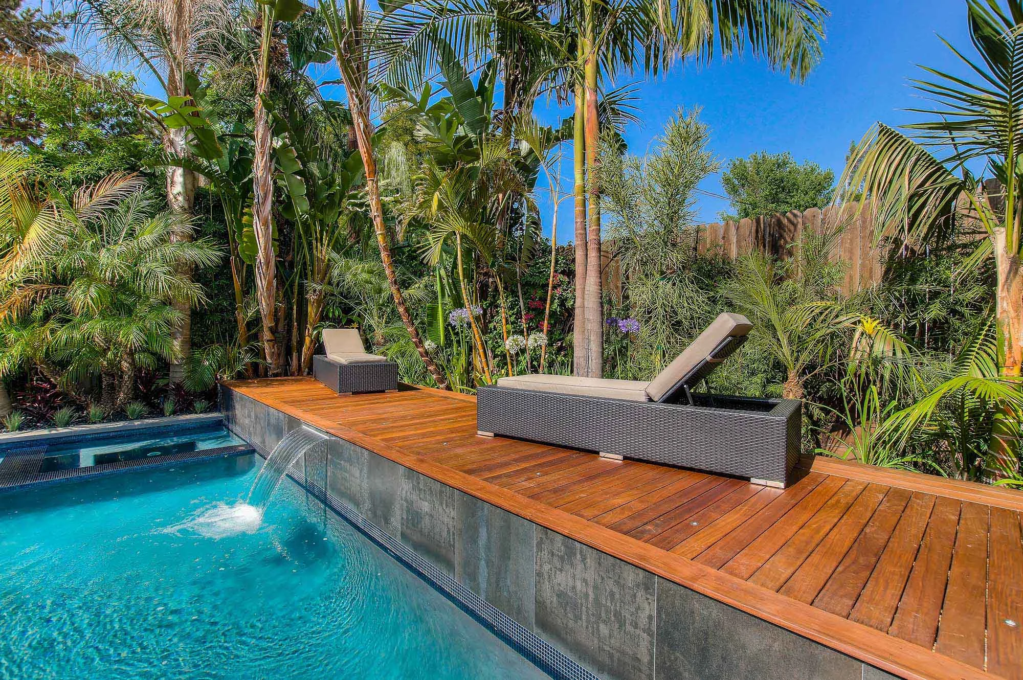 Sherman_Oaks_modern_pool_sideview_opt.jpg