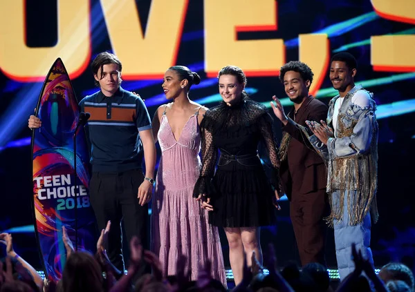 Keiynan Lonsdale (far right) wearing Hardeman at the Teen Choice Awards