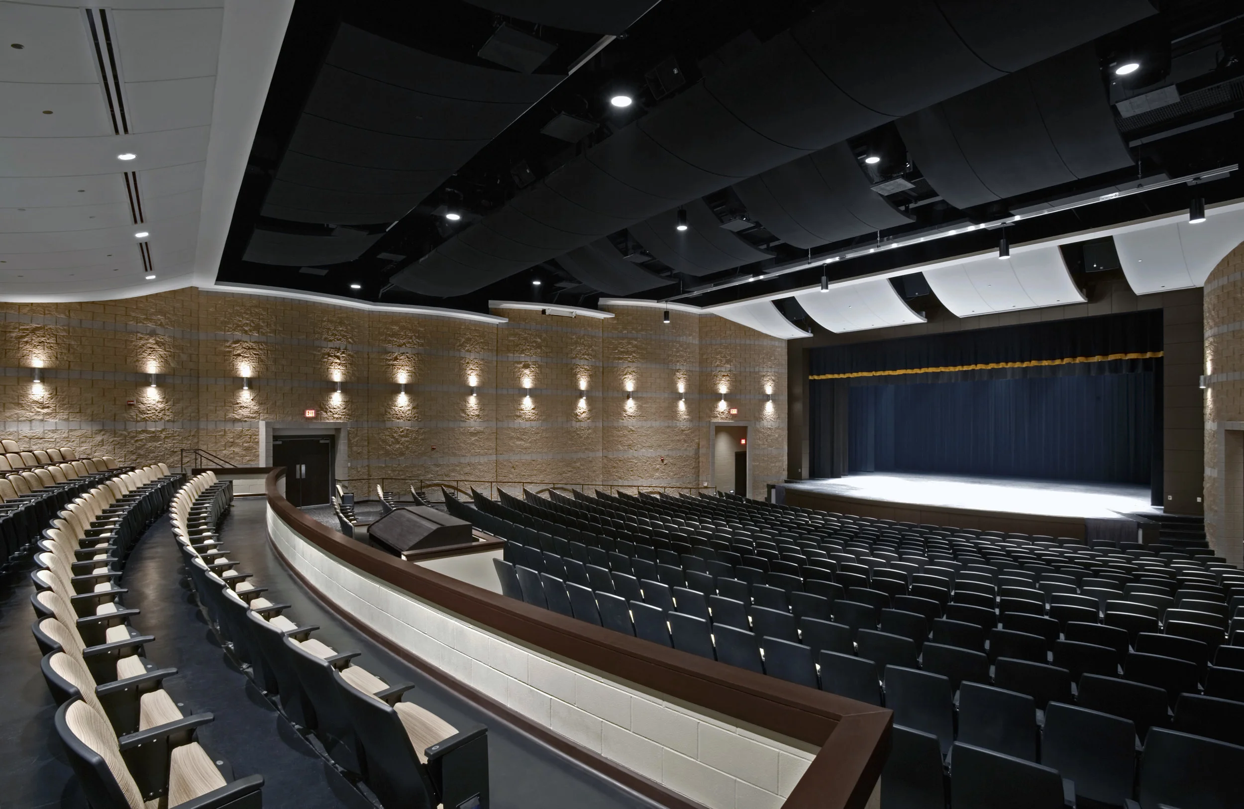 CHS-DAVIS_9518_by_Lewis_Kennedy.jpg