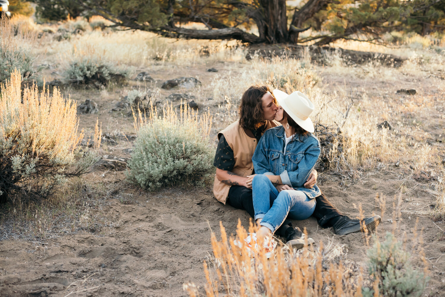 engagement_photos_badlands_bend_oregon-78.jpg
