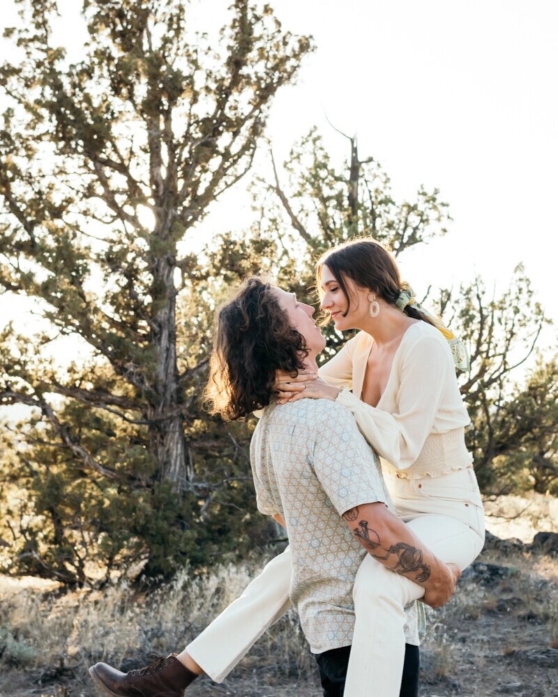 engagement_photos_badlands_bend_oregon-26.jpg