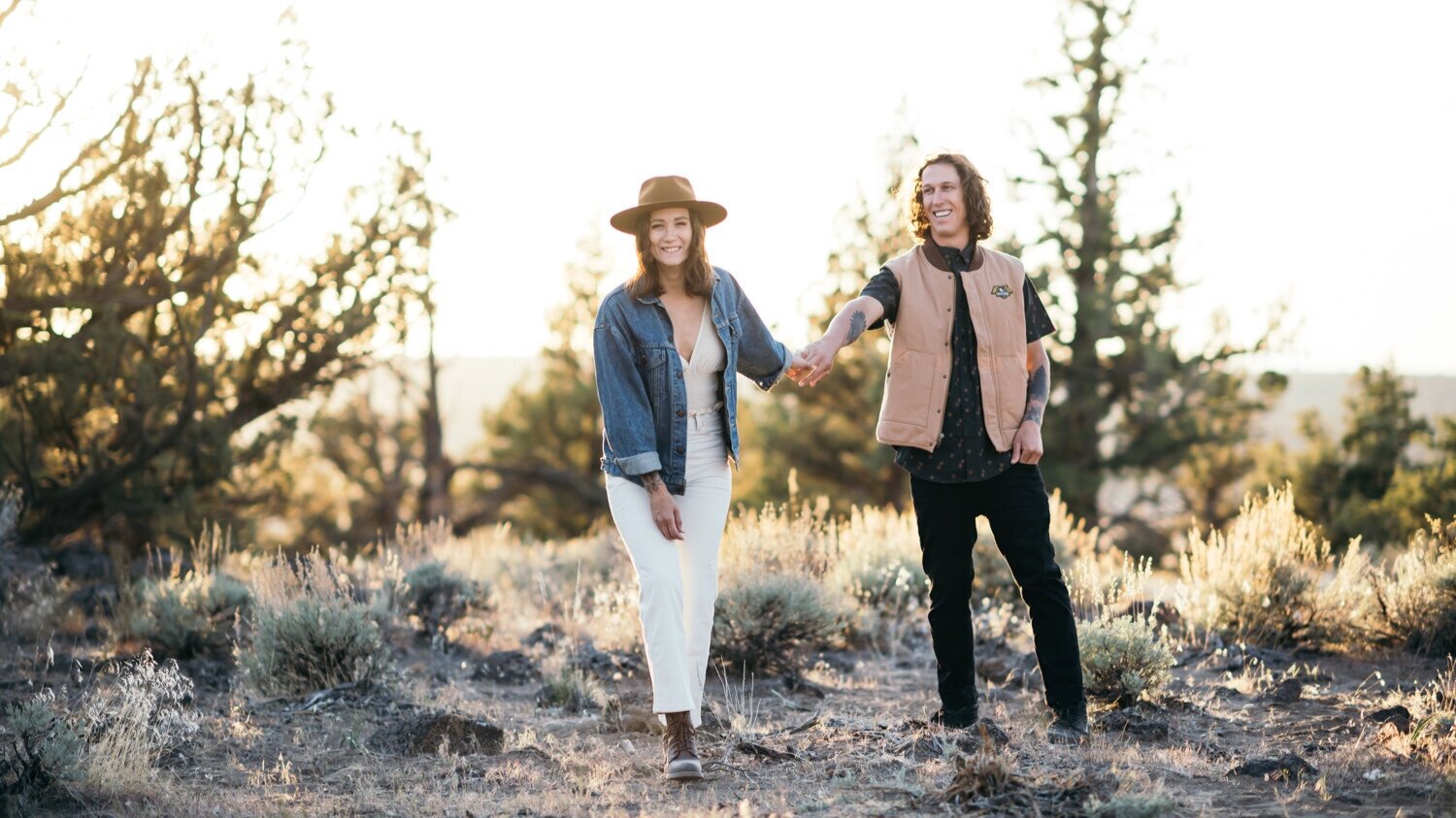 engagement_photos_badlands_bend_oregon-66.jpg