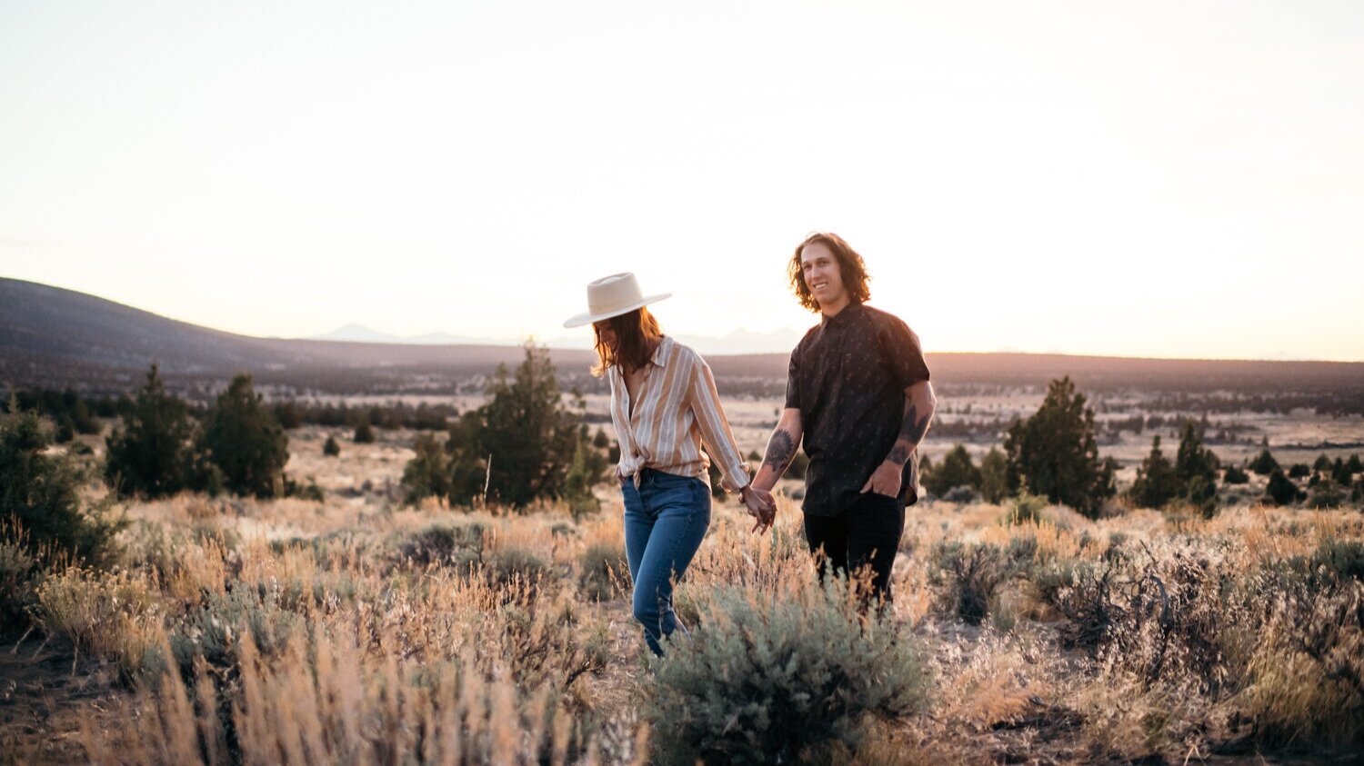 engagement_photos_badlands_bend_oregon-99.jpg