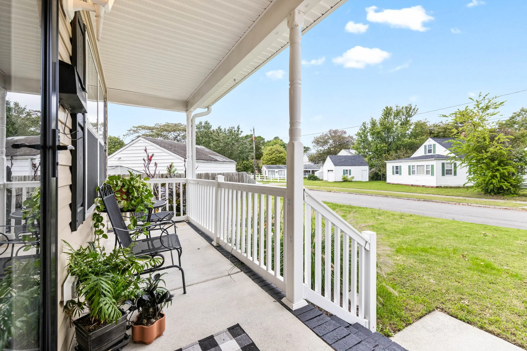 Front Entrance
2617 Gornto Ave