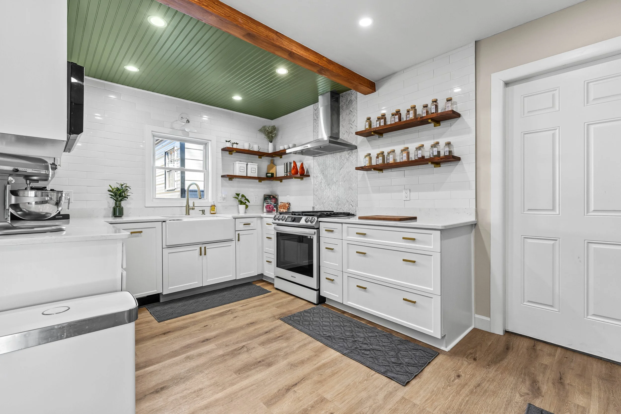 3028 Coach House Lane virginia beach updated kitchen.jpg