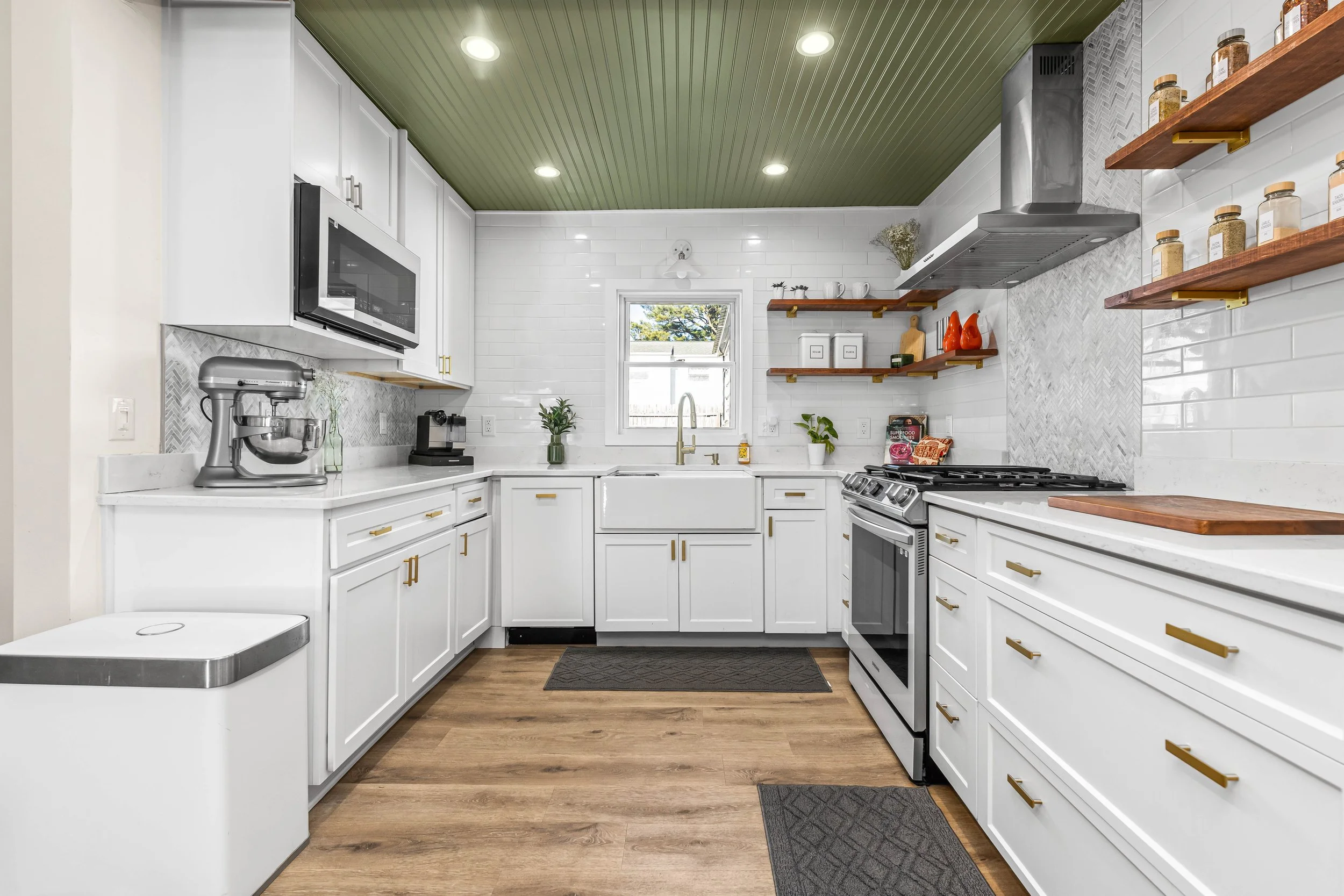 3028 Coach House Lane virginia beach kitchen updated.jpg