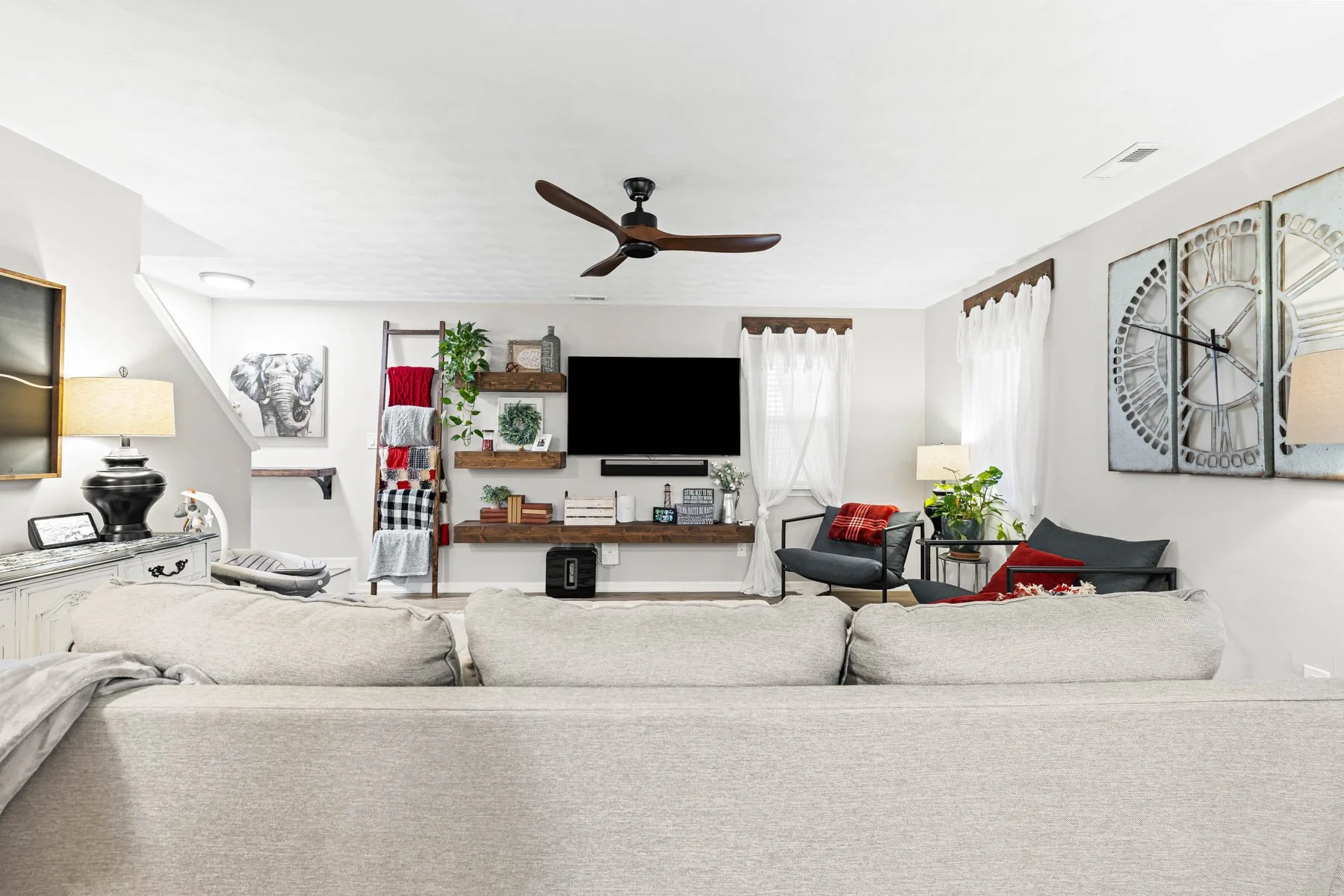 Living Room
2617 Gornto Ave