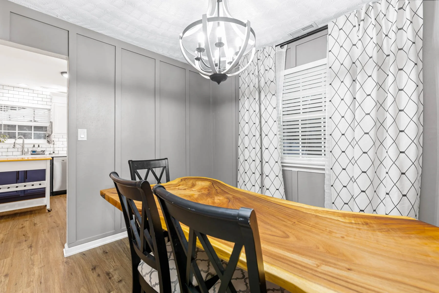 Dining Room
2617 Gornto Ave