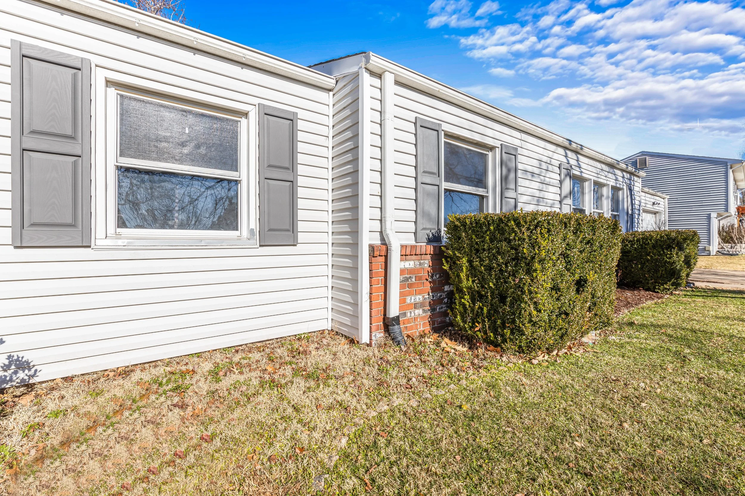 3028 Coach House Lane virginia beach exterior side home.jpg