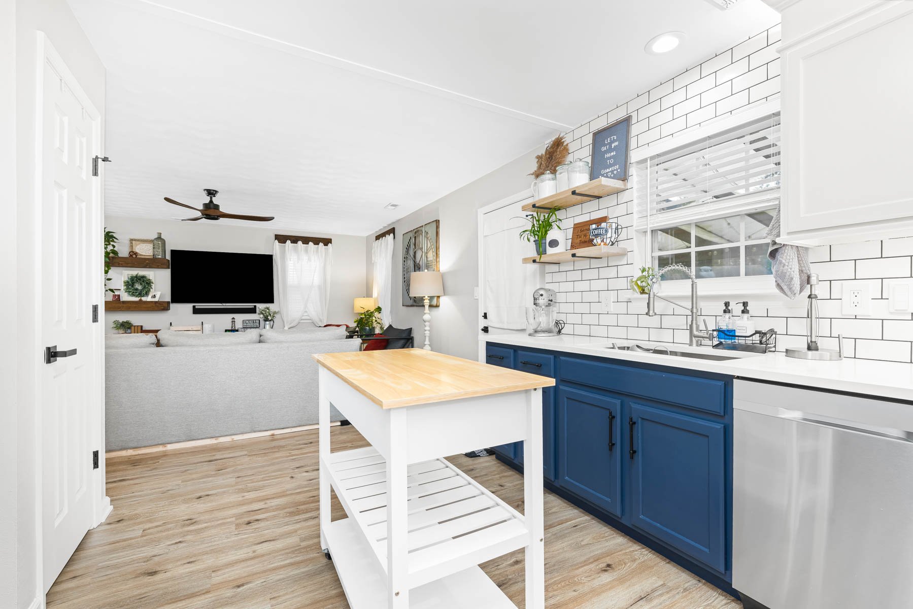 Updated Kitchen
2617 Gornto Ave