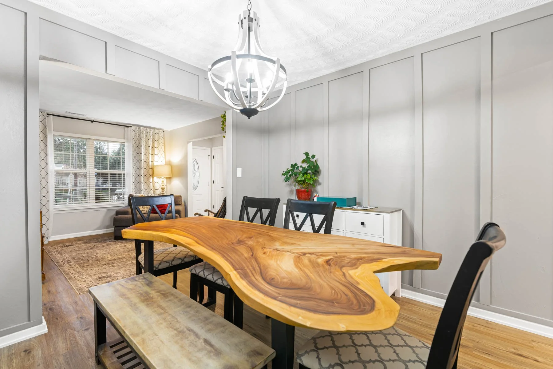 Dining Room
2617 Gornto Ave