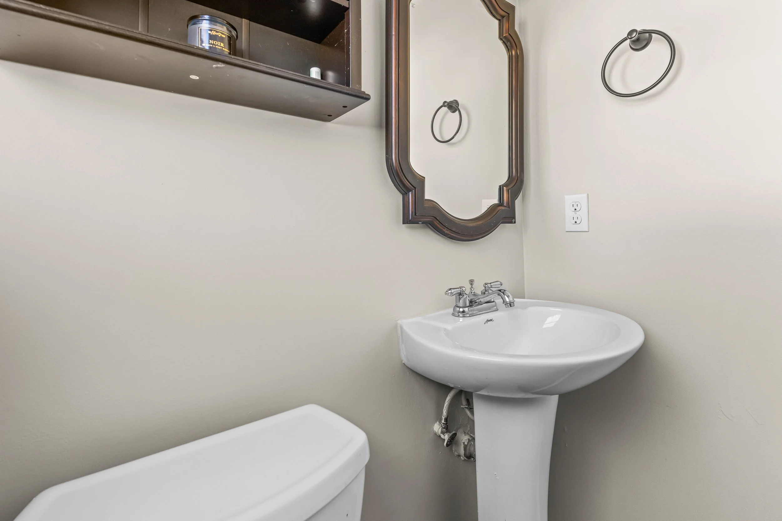 3028 Coach House Lane virginia beach primary bathroom.jpg