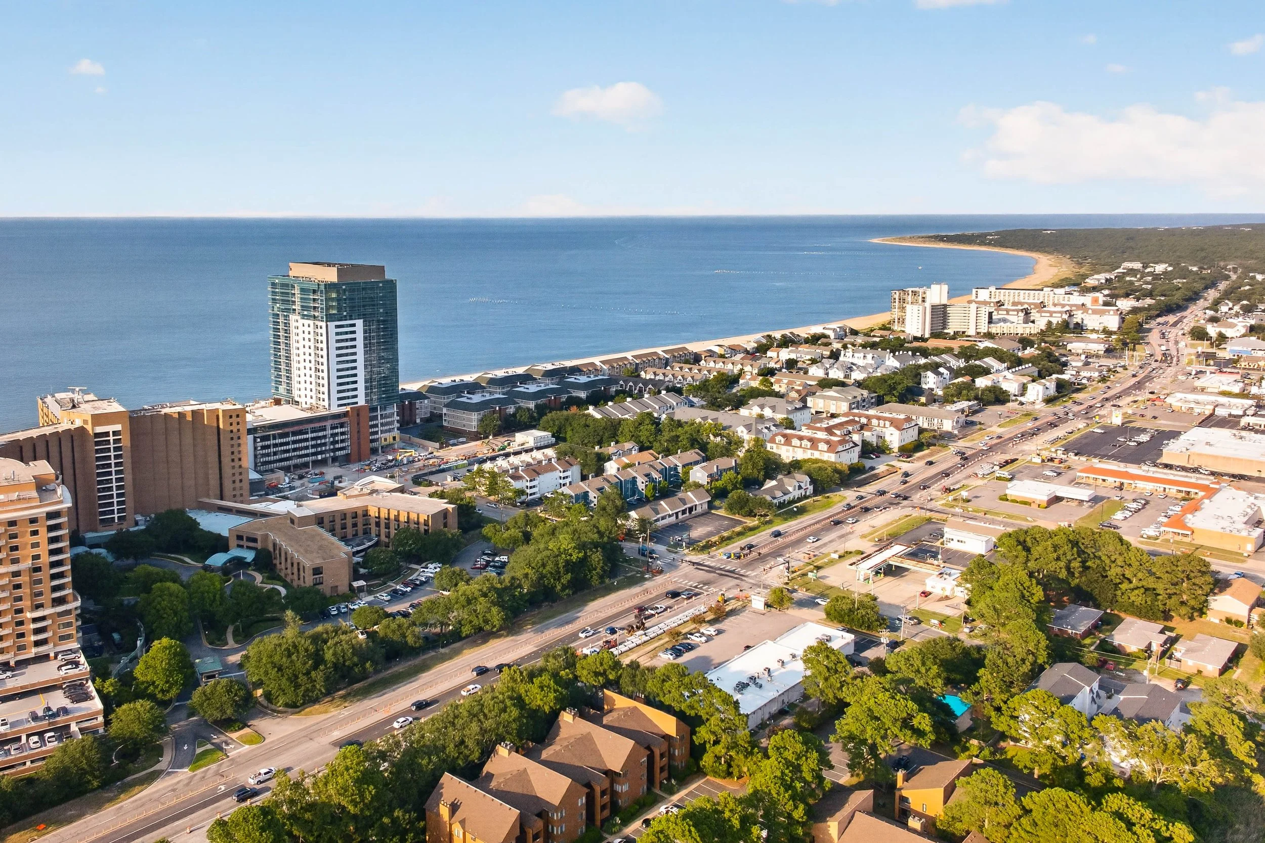 Shore Drive follows the Chesapeake Bay coastline, with beaches, restaurants and waterfront destinations close to Lynnhaven Beach.