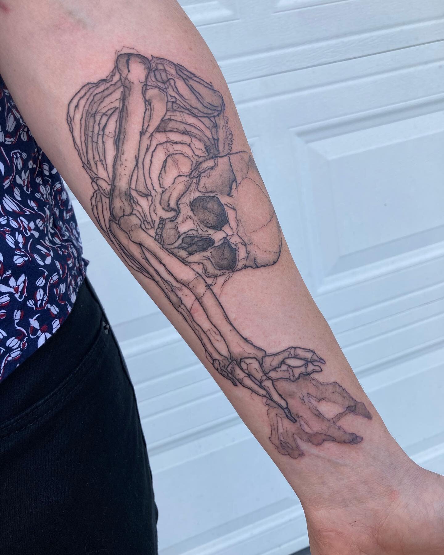 I&rsquo;ve been wanting a creepy skeleton tattoo for some time now, so big thanks to my friend @spooky.pookie for this awesome tattoo! She was working from a drawing I did awhile back and I really like what she able to do with it 👍