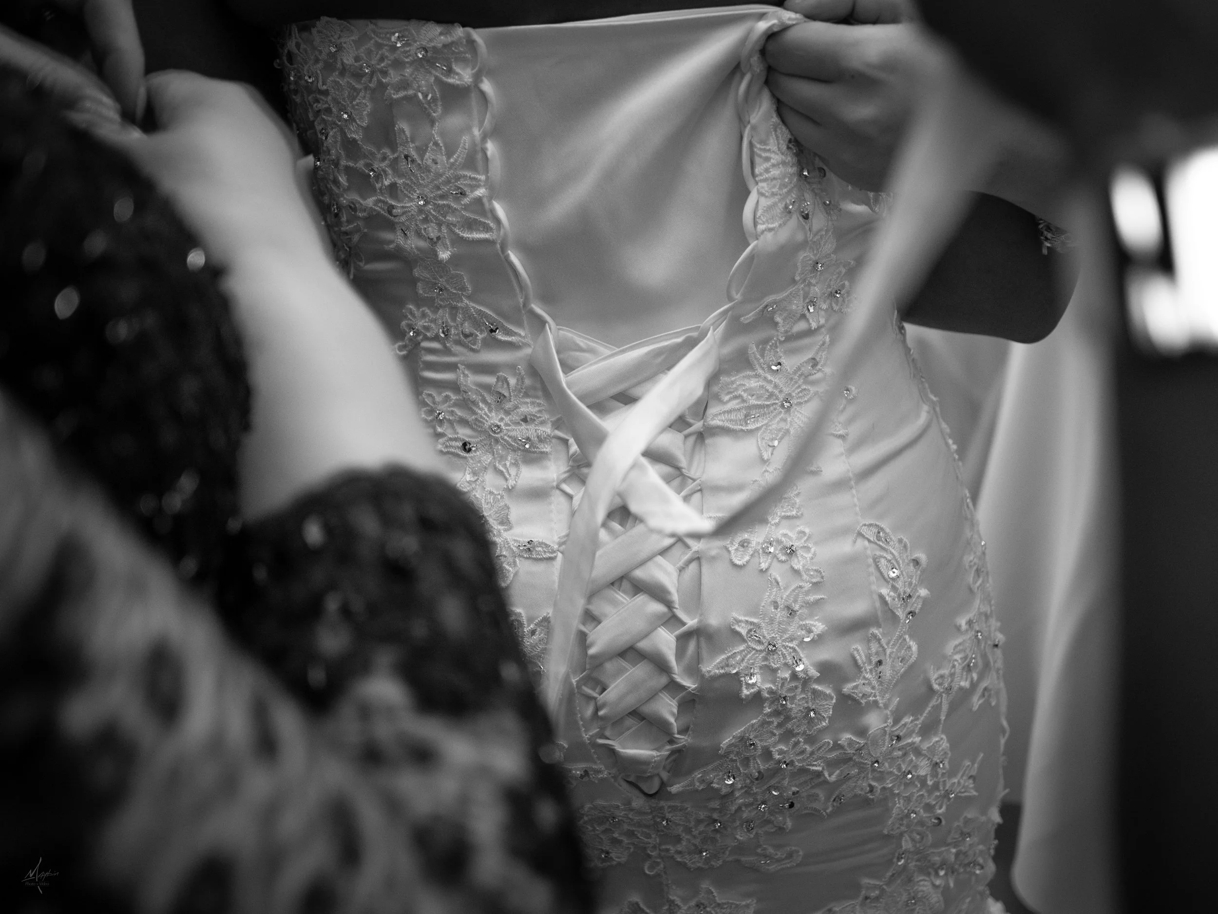 LakeWeddingGR-55.jpg