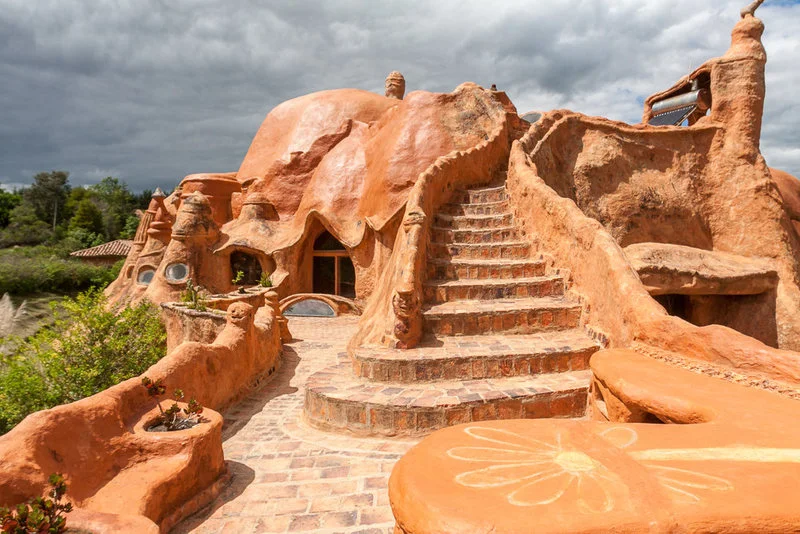 INTERESTING HOMES - CASA TERRACOTTA