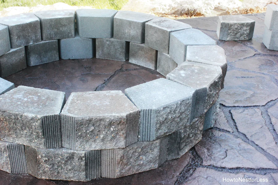 DIY - OUTDOOR STONE FIRE PIT
