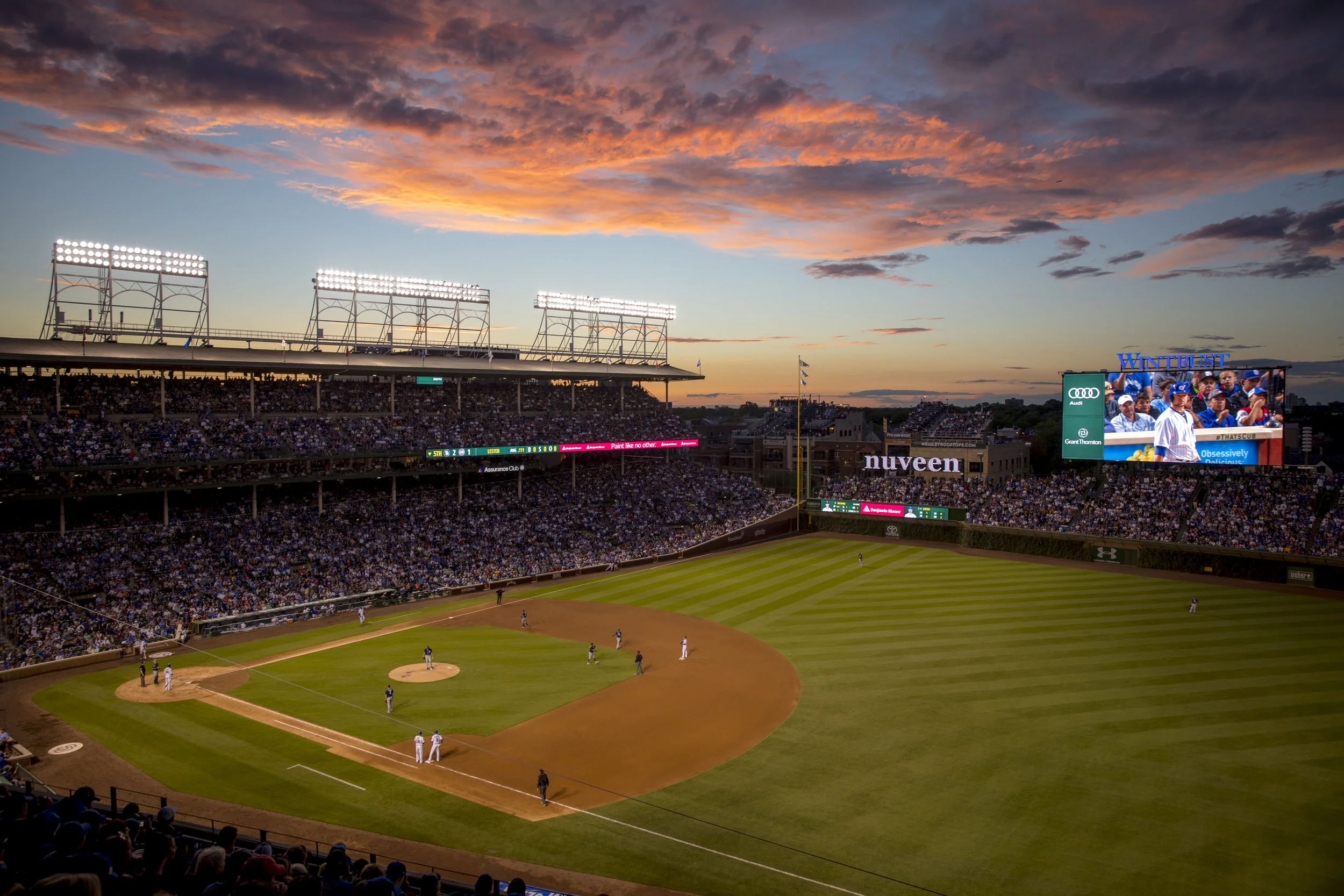 Nuveen_sign_at_Wrigley_Field,_Chicago_Cubs,_2017.jpg