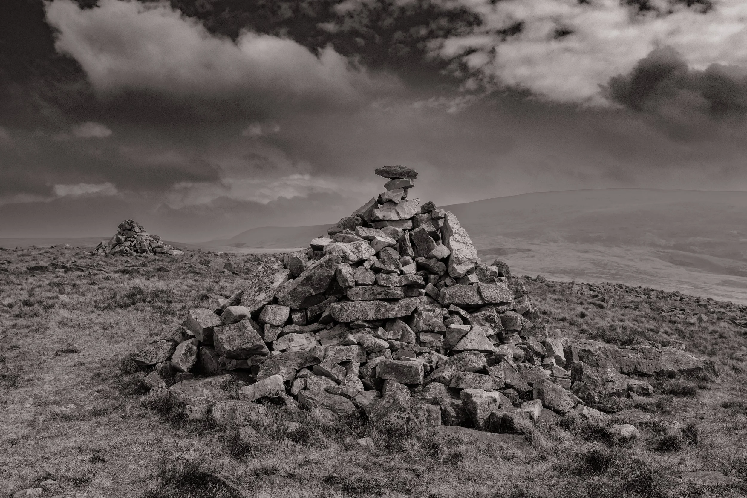 Cairns. Amman Valley, Wales