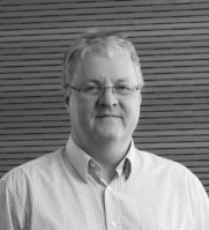 Professor Andrew Allan Dr Allan has been a plant researcher for 30 years, studying the physiology, cell biology, and genetic makeup of crop plants. Much of his research focuses on new apple and kiwifruit varieties, understanding how the plants will behave in different environments or with different horticultural practices. He is currently focussed on plant signal transduction, with a recent direction towards projects on transcriptional regulation of anthocyanins, carotenoids and chlorophyll in fruits, flowers and vegetables. Professor Allan, an expert in plant molecular physiology, is the Director of the Joint Graduate School in Plant and Food Science, which was established by The University of Auckland and Plant & Food Research in 2010. The graduate school seeks to coordinate postgraduate teaching and research between UOA and PFR.