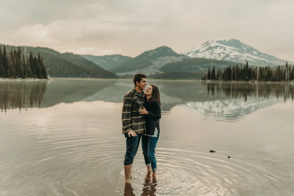 bend-oregon-sparks-lake-engagement-photos-20180619-079A8545.jpg