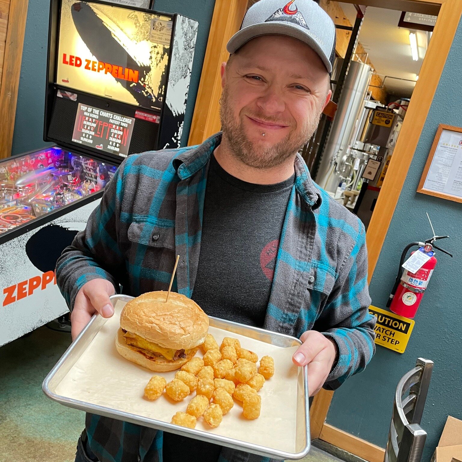 Devon is excited to see everyone bright and early tomorrow morning for the US vs. Netherlands World Cup Match. Grab a Breakfast Sandwich, Mimosa or Michelada and cheer on the US Mens National Team! Doors open at 6:45am for kickoff at 7am!

#beer #cra