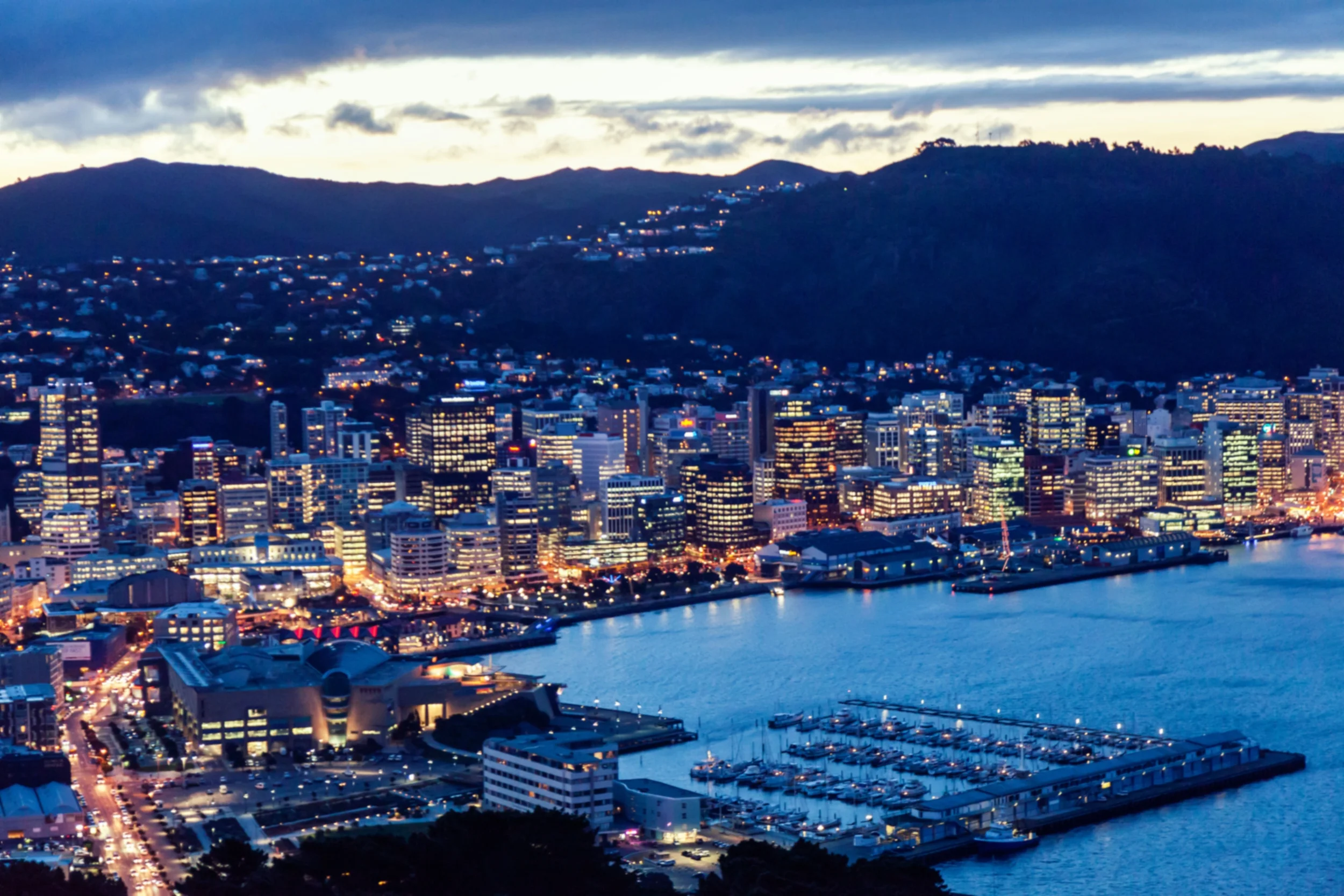 Wellington_City_at_dusk.jpg