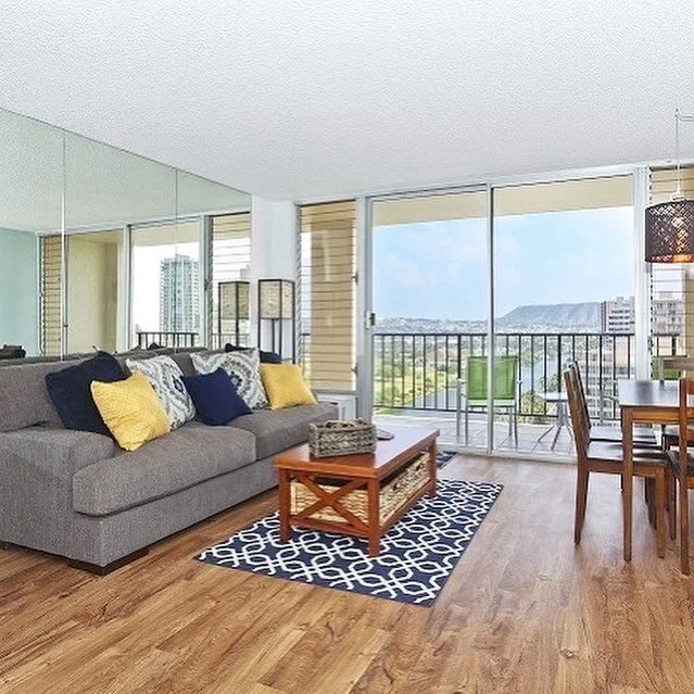 We are selling Waikiki 2bed room condo! Furniture included. 😃.
.
ワイキキの2ベッドルームコンド売ってます。30日レンタル物件なので貸し出し可能。

家具もついてくるよ。
.
#waikikicondoforsale 
#views 
#hawaiiproperty 
#ハワイ物件
#ハワイ不動産投資 
#インカムプロパティ
＃バケーションレンタル