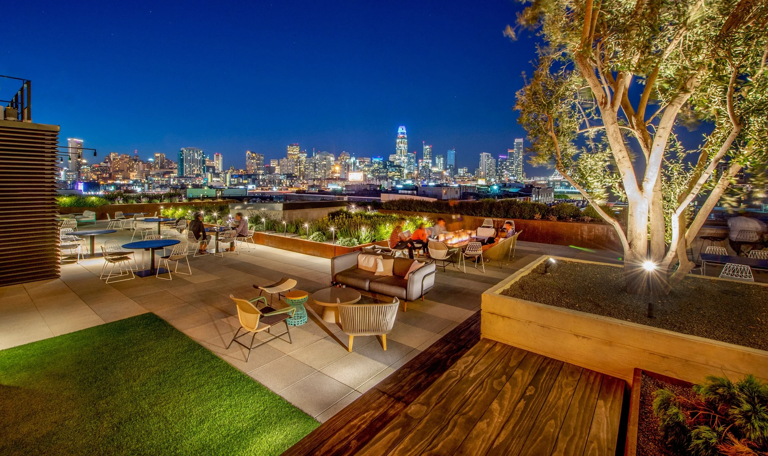 The Alexandria Roof Garden: San Francisco