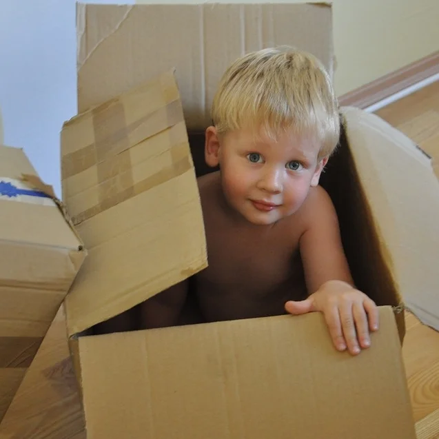 Box-Moving-To-Game-Child-Kid-Boy-Package-Gift-559378.jpg