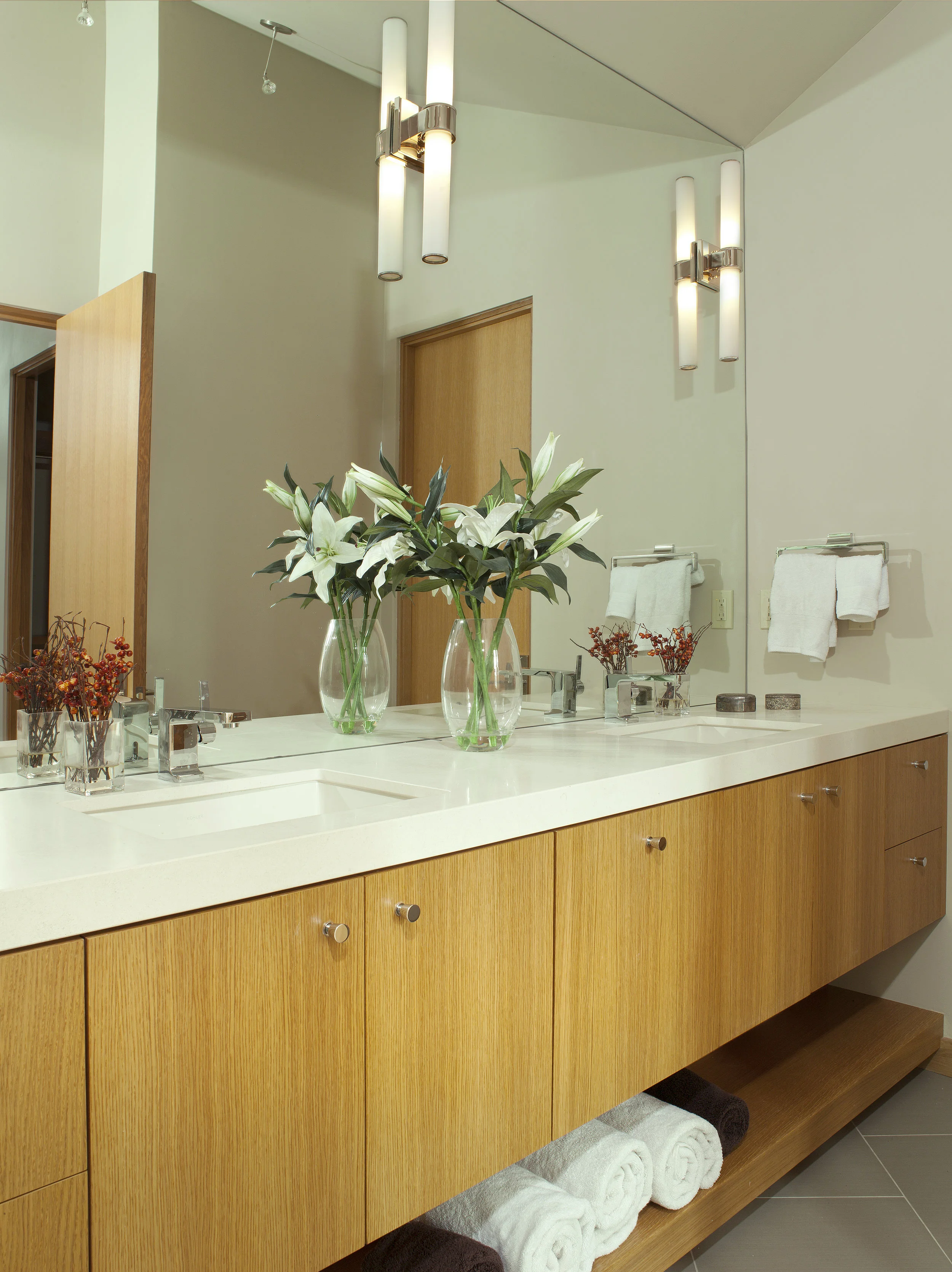 ElegantCabinetry_Home1MasterBath.jpg