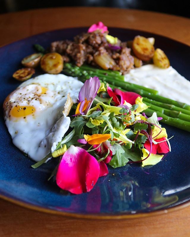 Want to have an Egg-cellent Thursday and Friday? Come by and see what Chef David has in store for you: Baby Arugula Salad| Sunny side up egg| Fennel| Italian Sausage| Potato Hash| Tarragon Bechamel&bull;
&bull;
&bull;
&bull;
&bull;
&bull;
#aboutredla