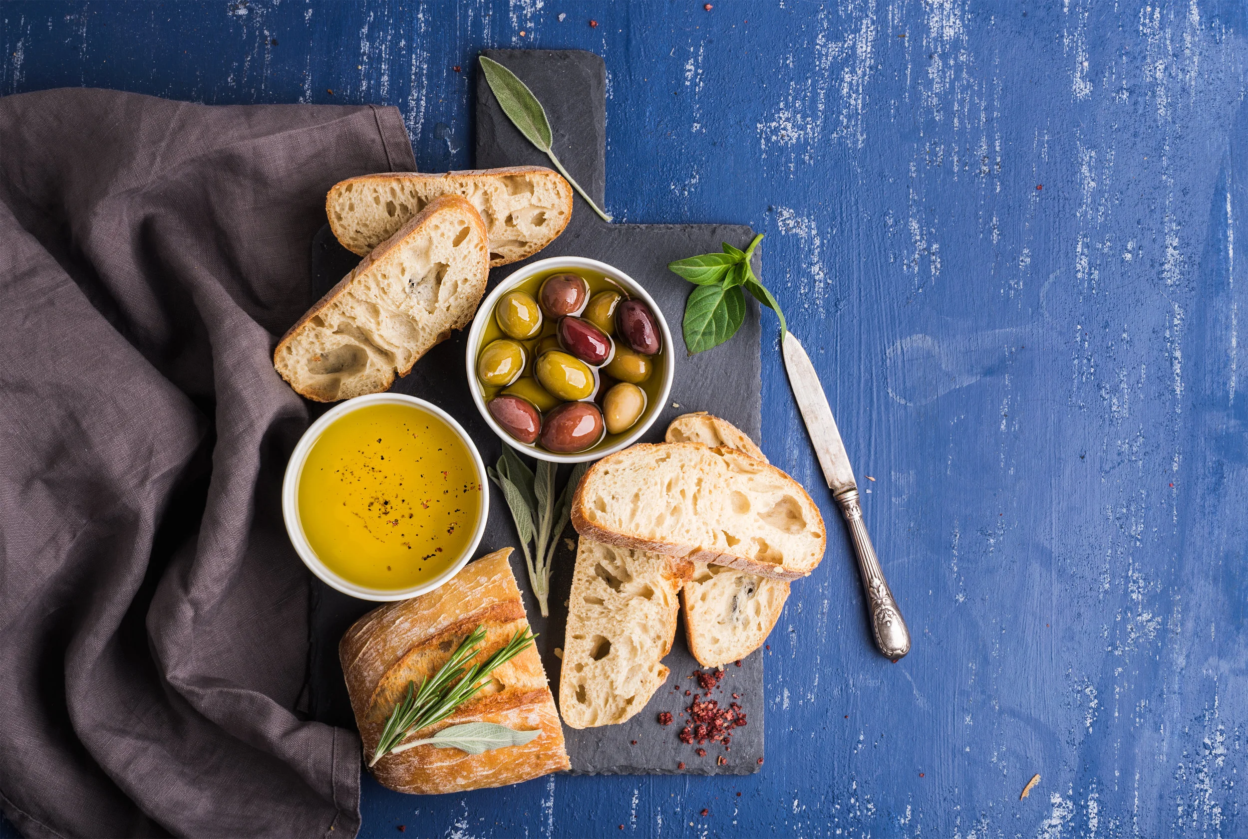 mediterranean-snacks-set-P3W7FJT.jpg